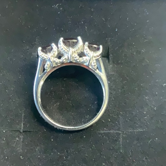 Red Gemstone Ring - Picture 2 of 3